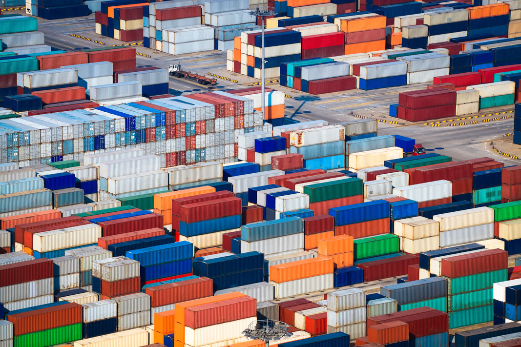a-lot-of-shipping-containers-2026-01-07-06-52-40-utc